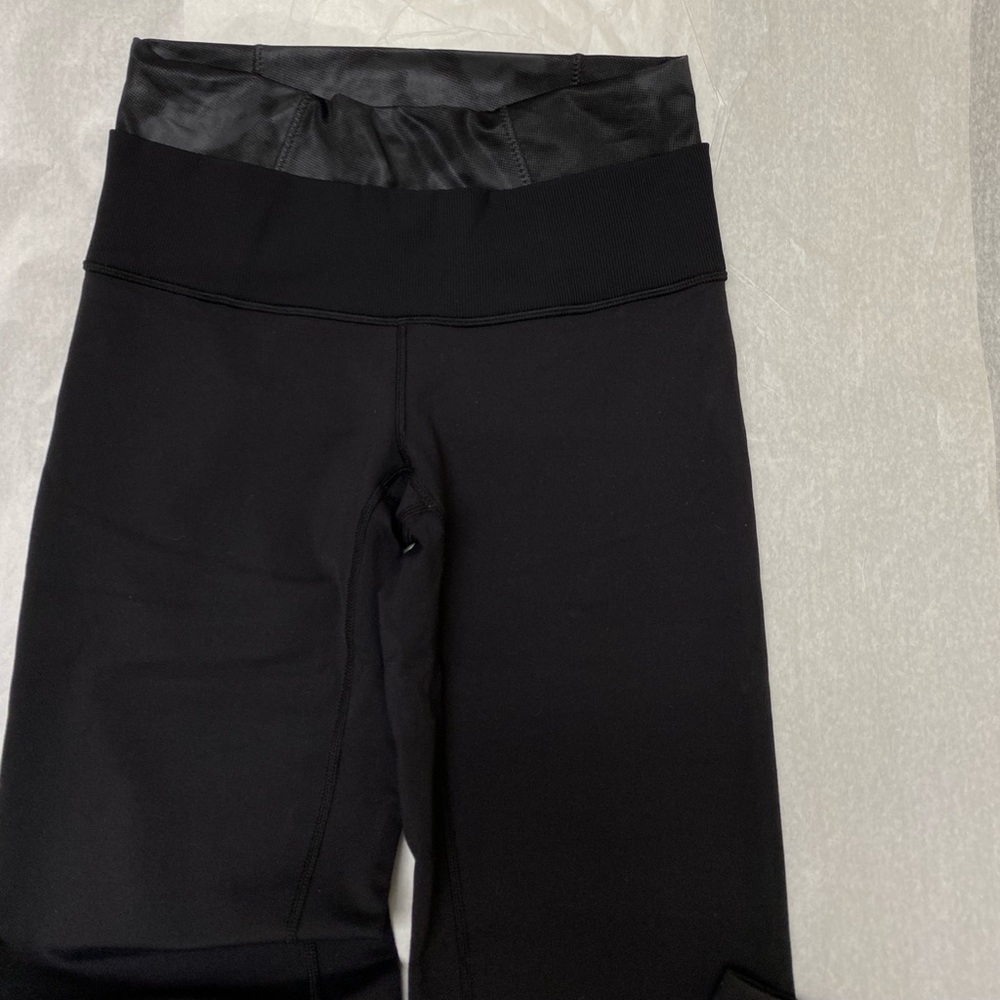 Lululemon double waistband black 8R - Picture 6 of 8